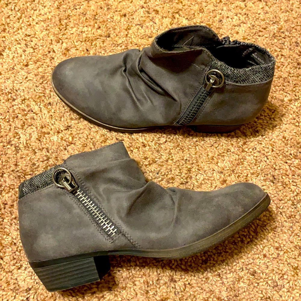 Grey boots worn once